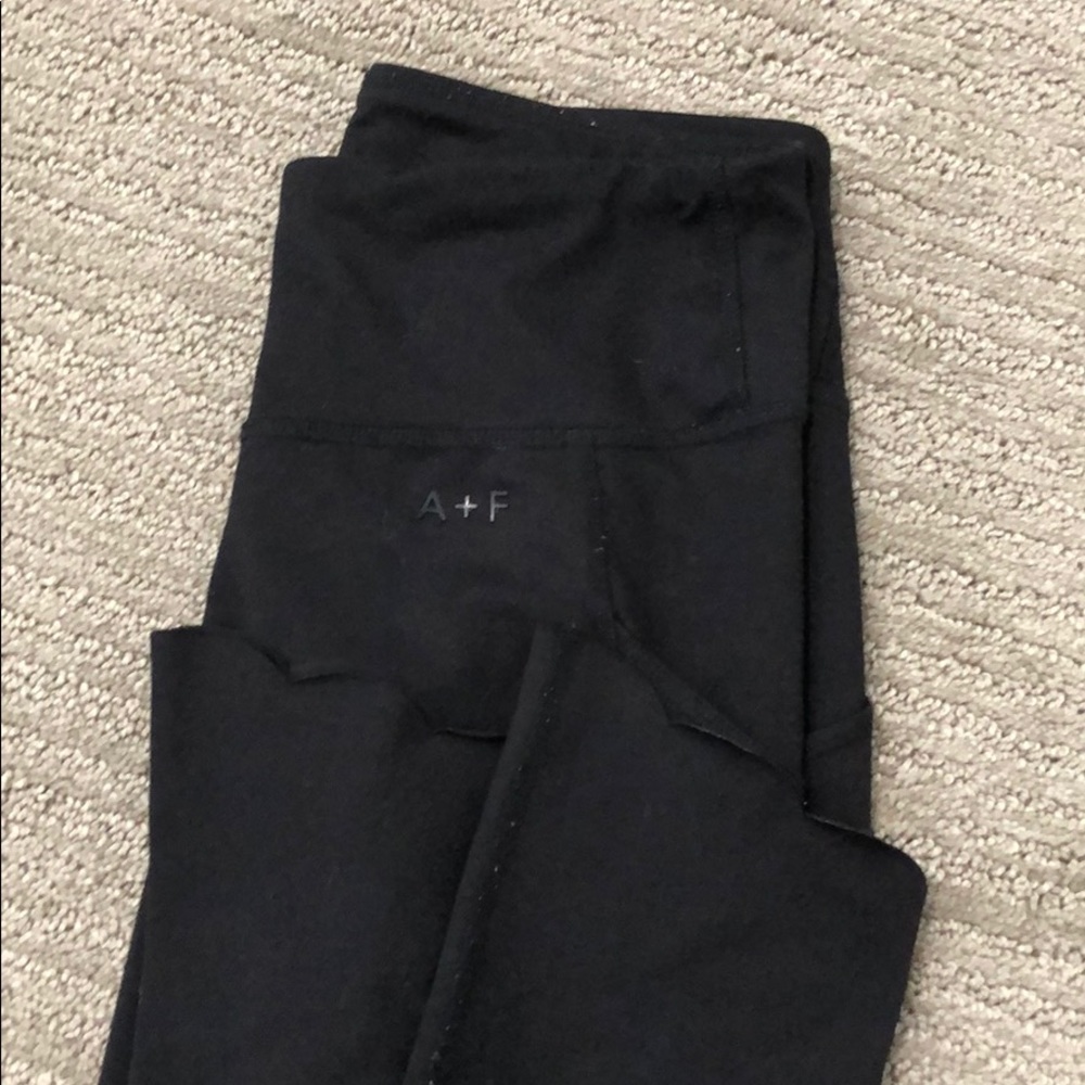 Abercrombie & Fitch cropped leggings